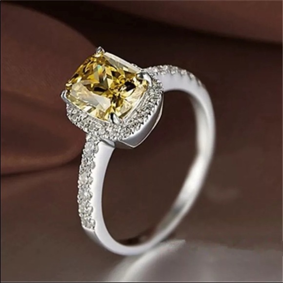 Jewelry - 3CT  yellow diamond ring